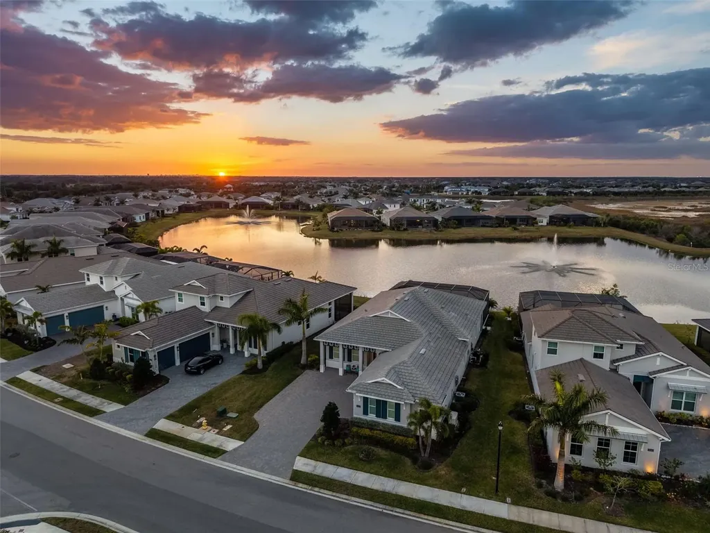 8122 Redonda Loop Lakewood Ranch FL 34202