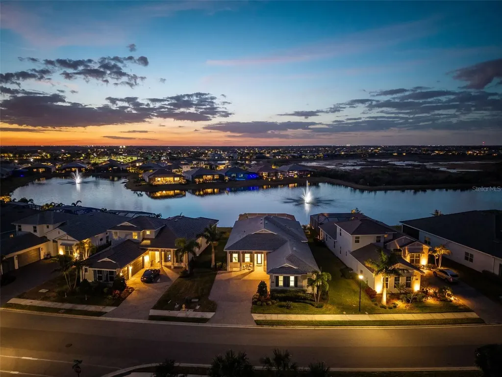 8122 Redonda Loop Lakewood Ranch FL 34202