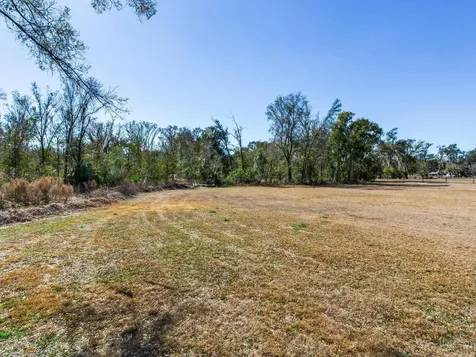 8602 Back Road Plant City FL 33565