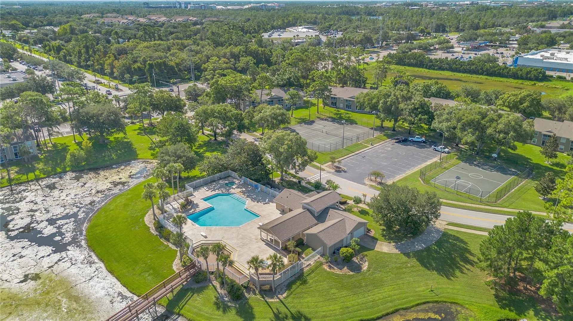 100 Reserve Circle Oviedo FL 32765