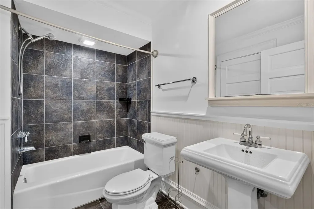 433 SE 7th Street Gainesville FL 32601