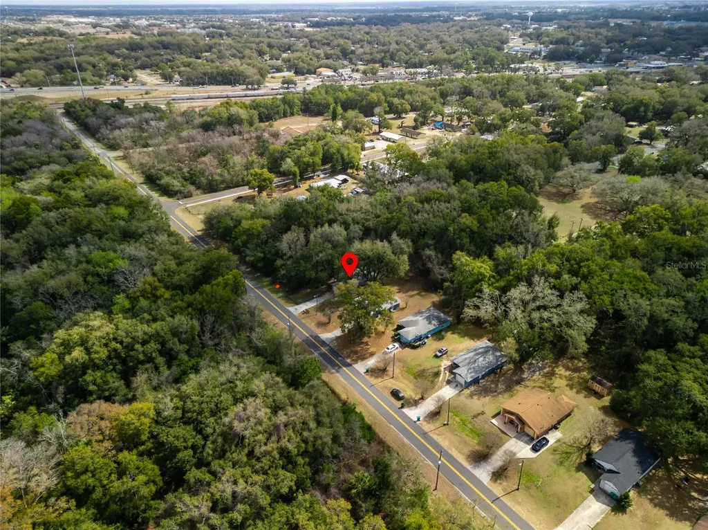 600 W Clarke Street Wildwood FL 34785