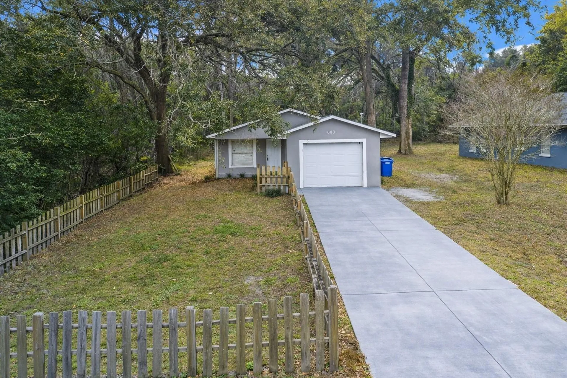 600 W Clarke Street Wildwood FL 34785