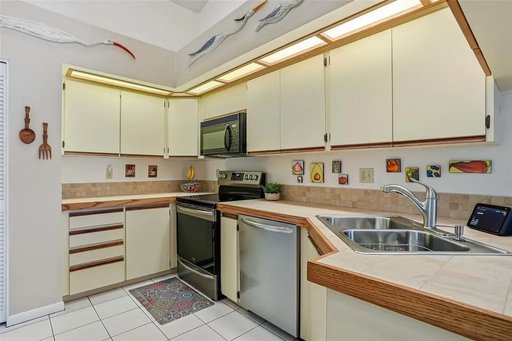 846 Centerwood Drive Tarpon Springs FL 34688