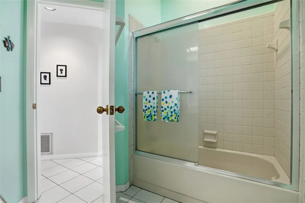 846 Centerwood Drive Tarpon Springs FL 34688