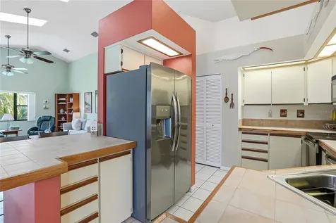 846 Centerwood Drive Tarpon Springs FL 34688