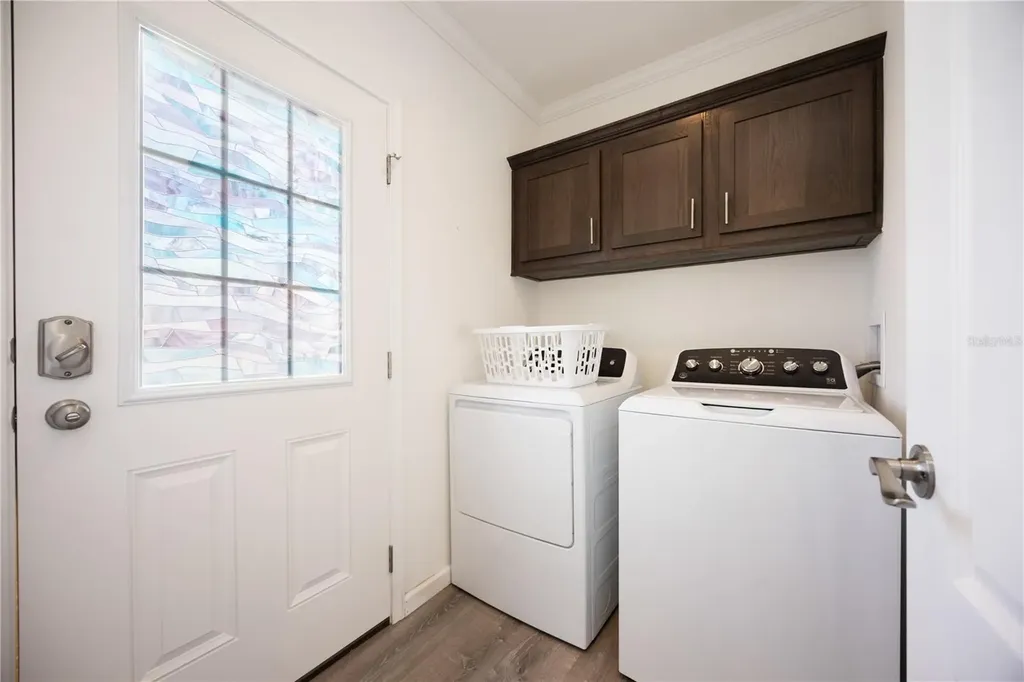 2 S Botany Bay Circle Englewood FL 34223