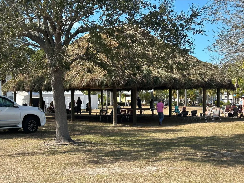 2 S Botany Bay Circle Englewood FL 34223