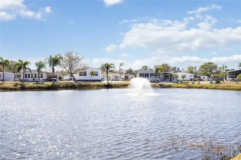 2 S Botany Bay Circle Englewood FL 34223