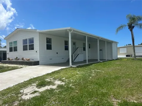 2 S Botany Bay Circle Englewood FL 34223