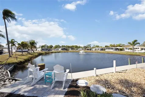 2 S Botany Bay Circle Englewood FL 34223