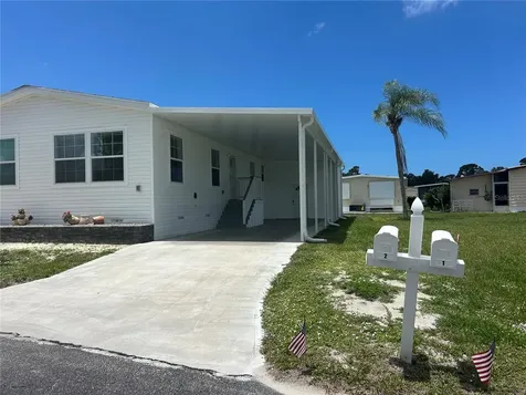 2 S Botany Bay Circle Englewood FL 34223