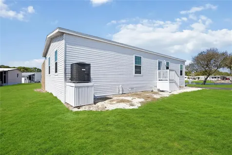 2 S Botany Bay Circle Englewood FL 34223