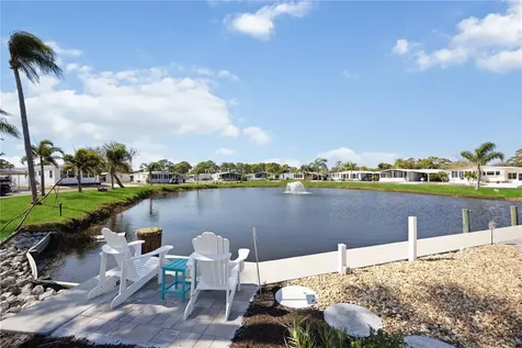 2 S Botany Bay Circle Englewood FL 34223