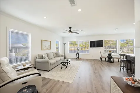 2 S Botany Bay Circle Englewood FL 34223
