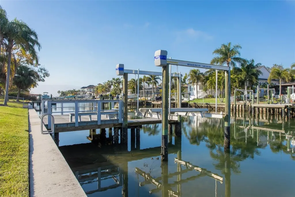3926 Fontainebleau Drive Tampa FL 33634
