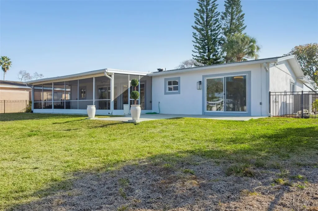 3926 Fontainebleau Drive Tampa FL 33634