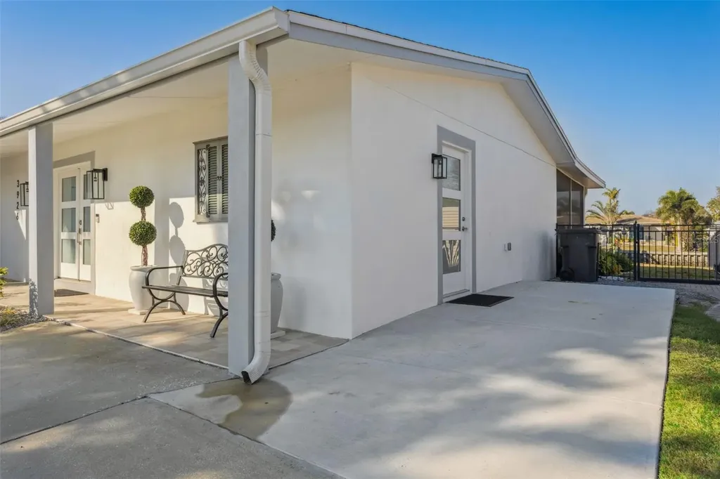 3926 Fontainebleau Drive Tampa FL 33634