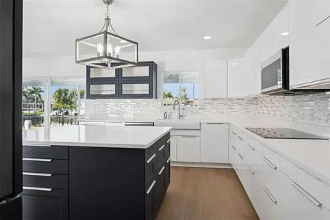 3926 Fontainebleau Drive Tampa FL 33634