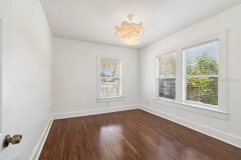 211 W Alva Street Tampa FL 33603