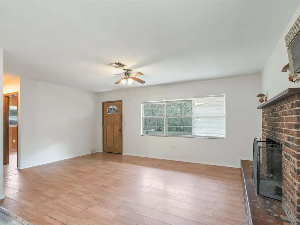 8935 Cr 647s Bushnell FL 33513
