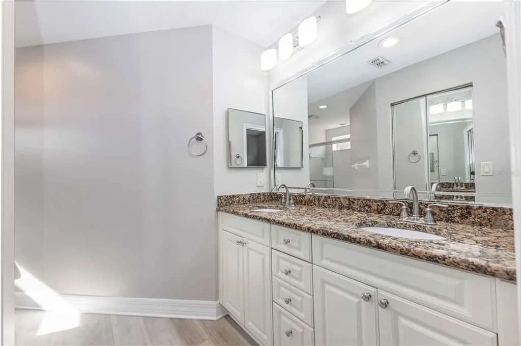 5308 Bowline Court Oxford FL 34484