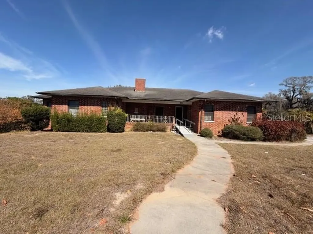 811 State Road 60 E Lake Wales FL 33853