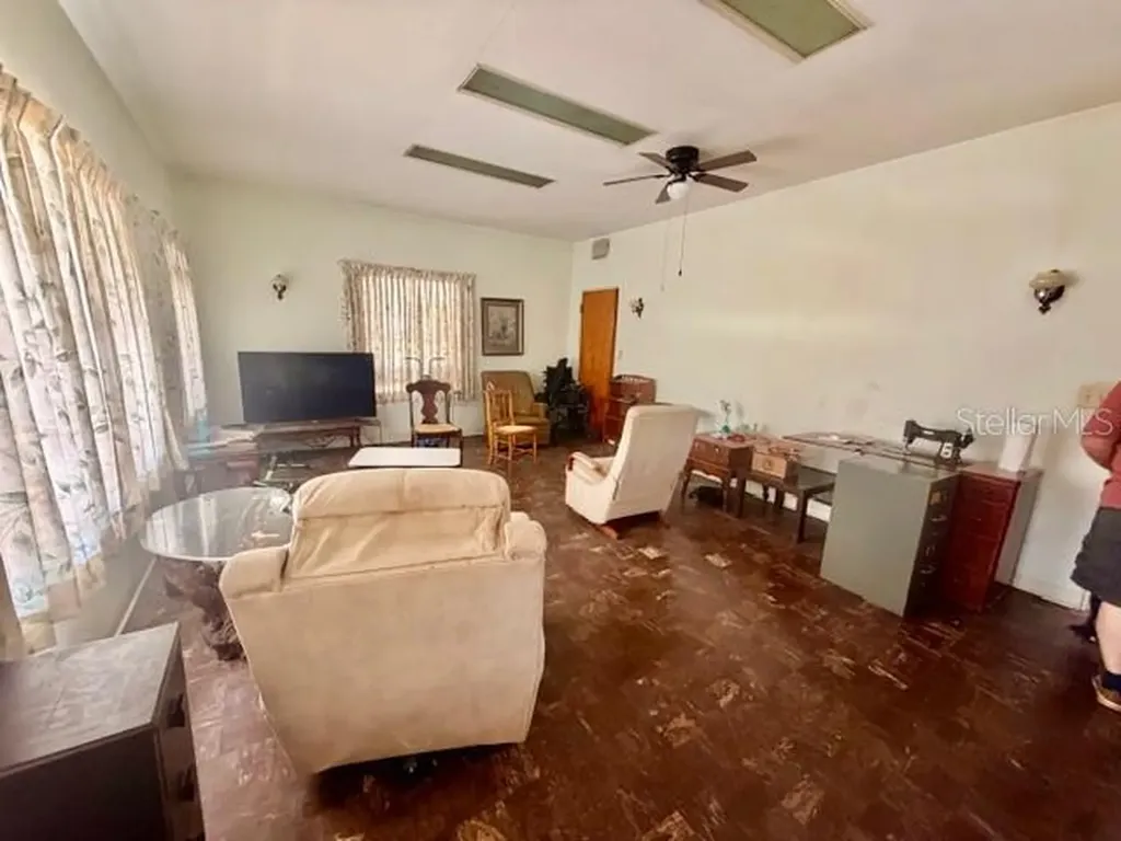 811 State Road 60 E Lake Wales FL 33853