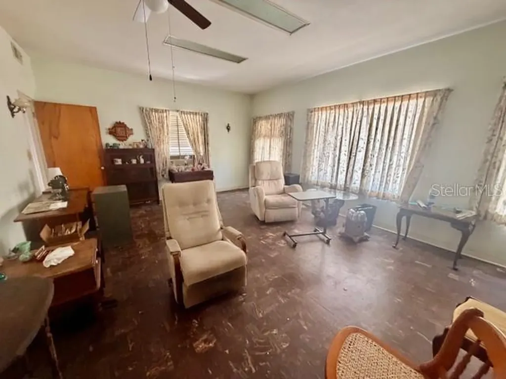 811 State Road 60 E Lake Wales FL 33853