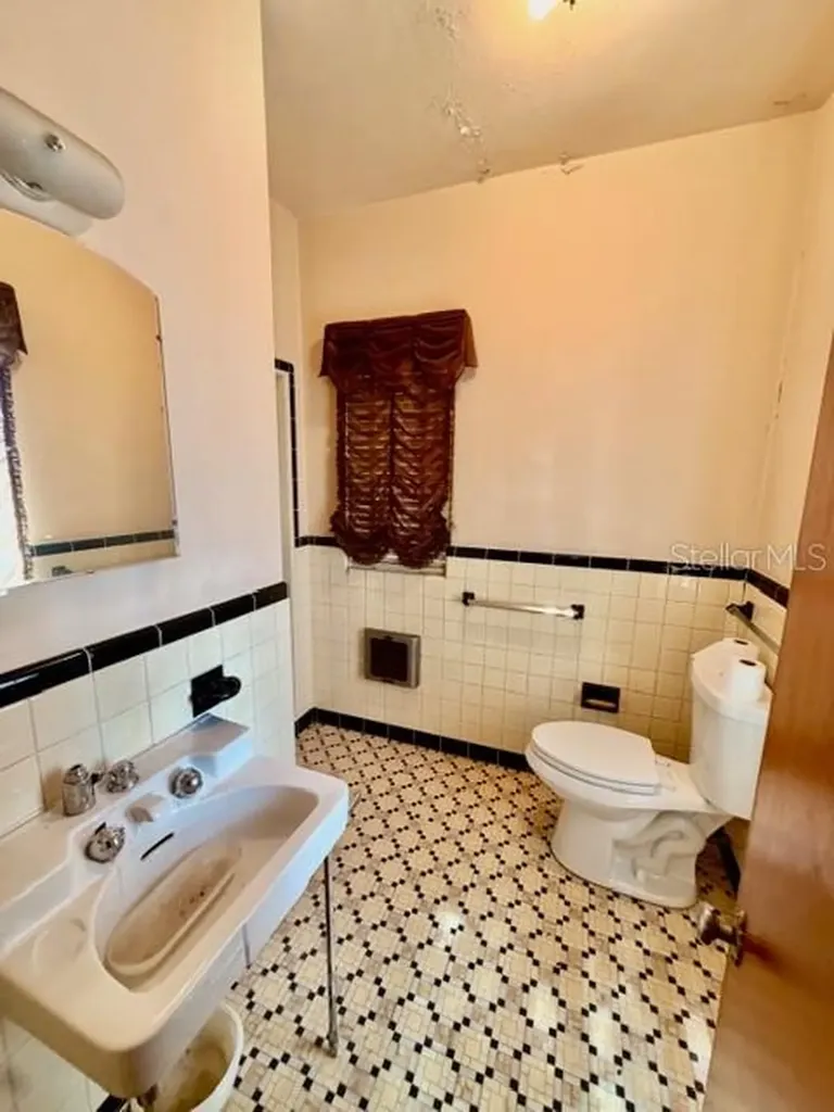 811 State Road 60 E Lake Wales FL 33853