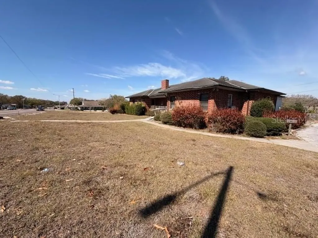 811 State Road 60 E Lake Wales FL 33853