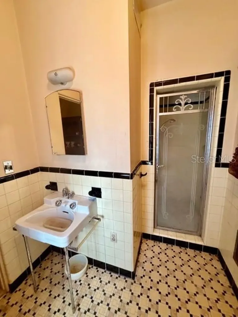 811 State Road 60 E Lake Wales FL 33853