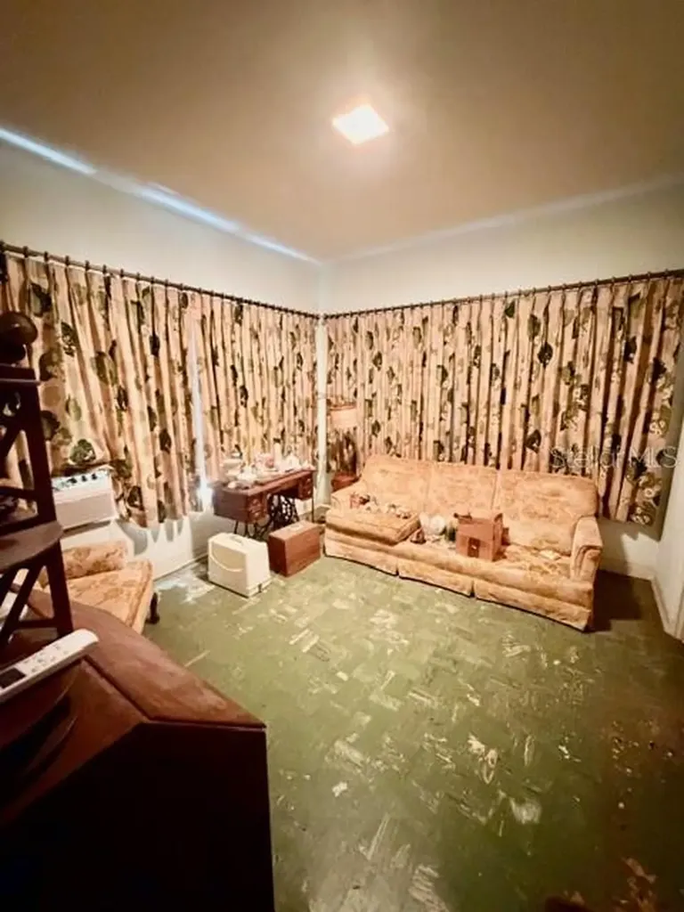 811 State Road 60 E Lake Wales FL 33853