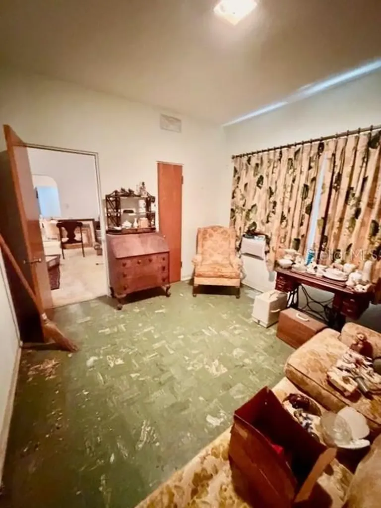 811 State Road 60 E Lake Wales FL 33853