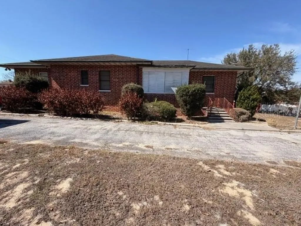 811 State Road 60 E Lake Wales FL 33853