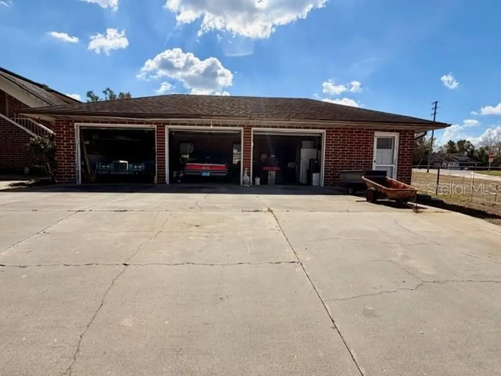 811 State Road 60 E Lake Wales FL 33853