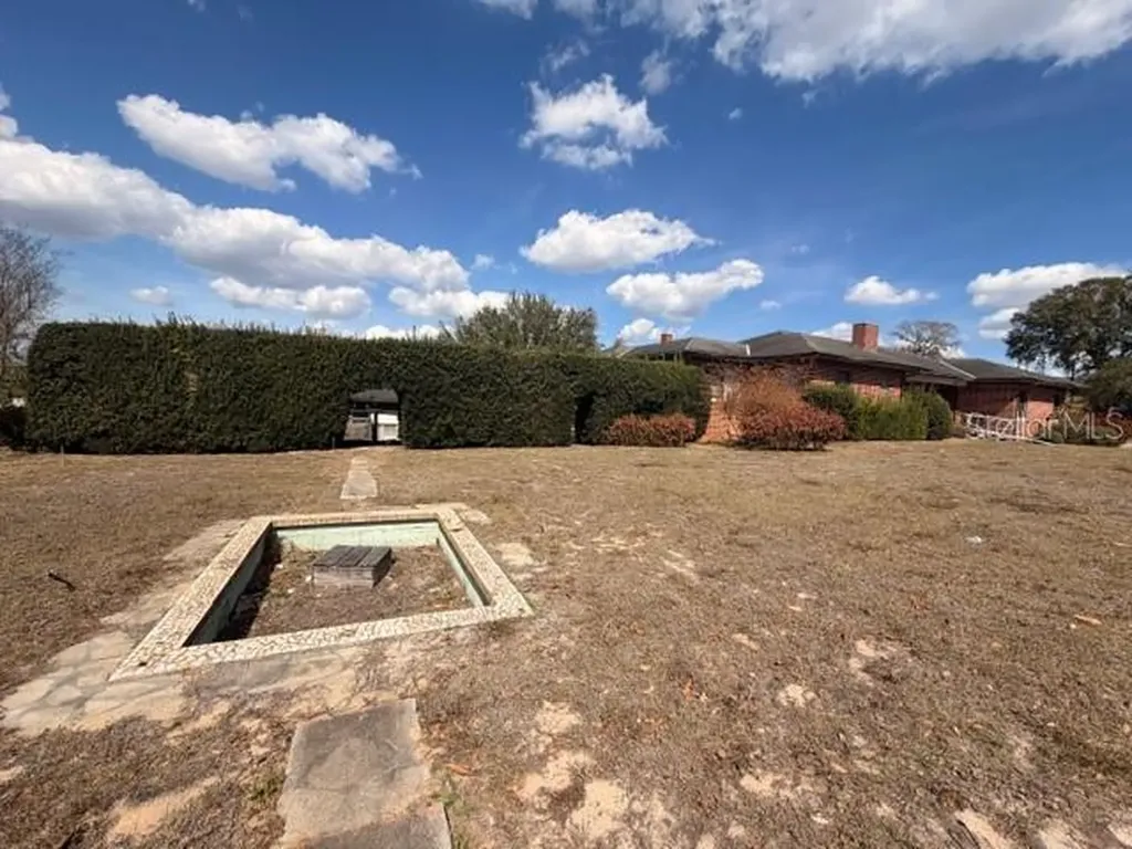 811 State Road 60 E Lake Wales FL 33853