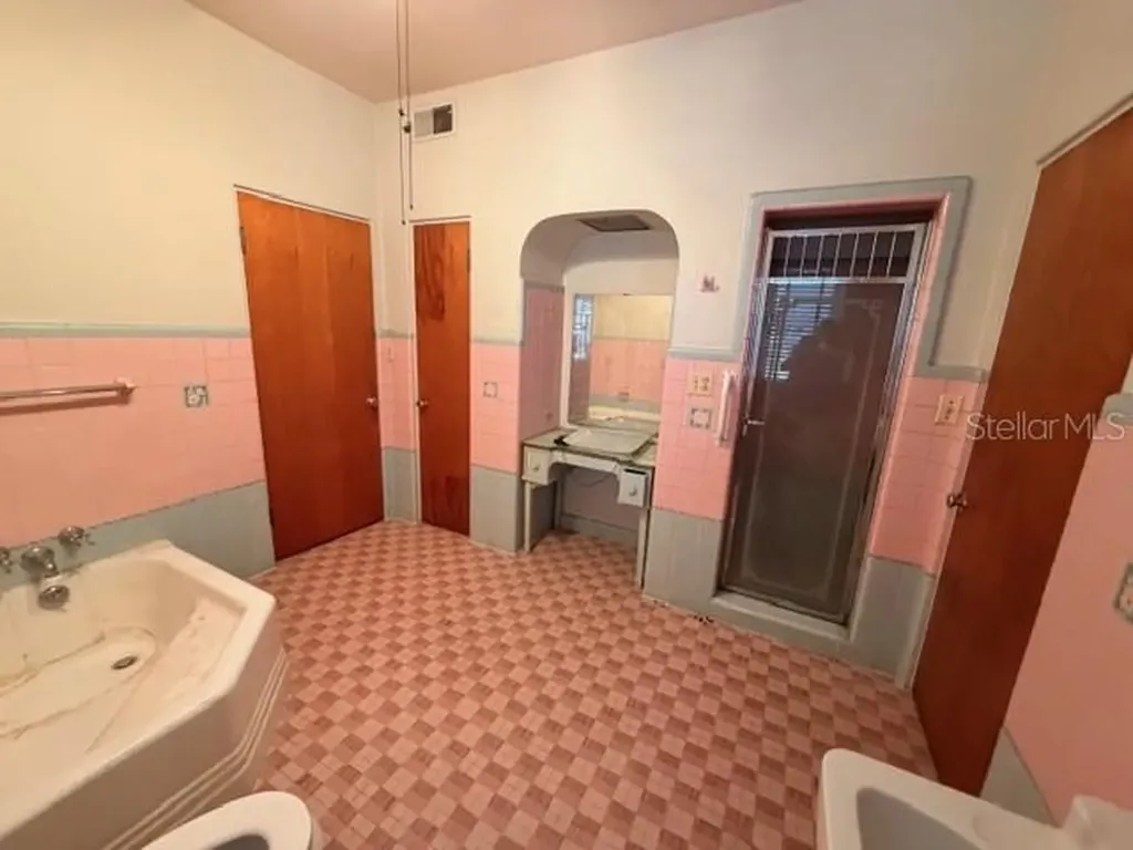 811 State Road 60 E Lake Wales FL 33853