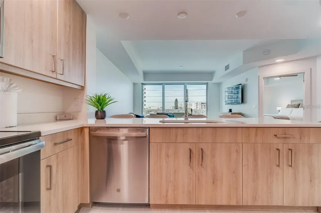 415 Island Way Clearwater FL 33767