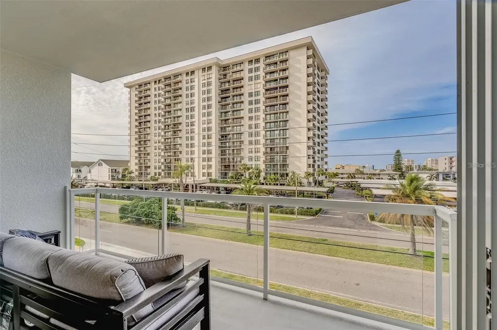 415 Island Way Clearwater FL 33767