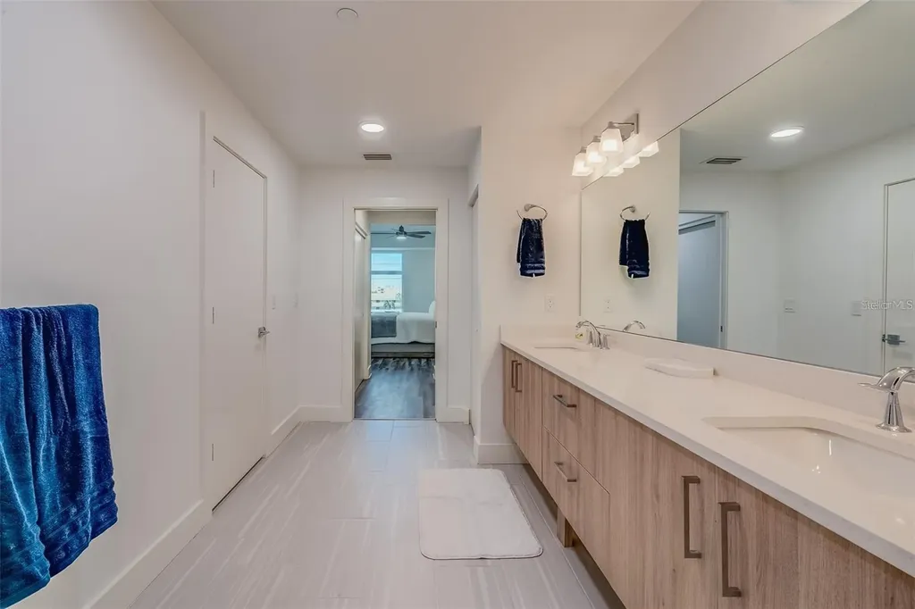 415 Island Way Clearwater FL 33767