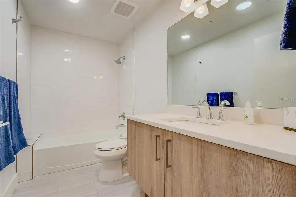 415 Island Way Clearwater FL 33767