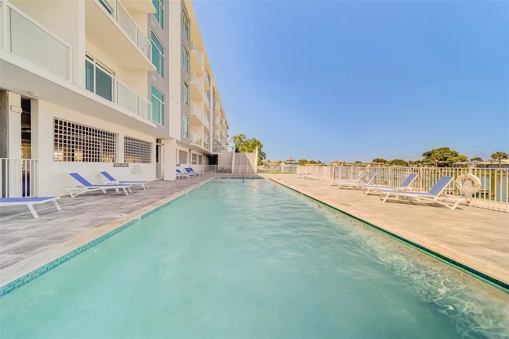 415 Island Way Clearwater FL 33767