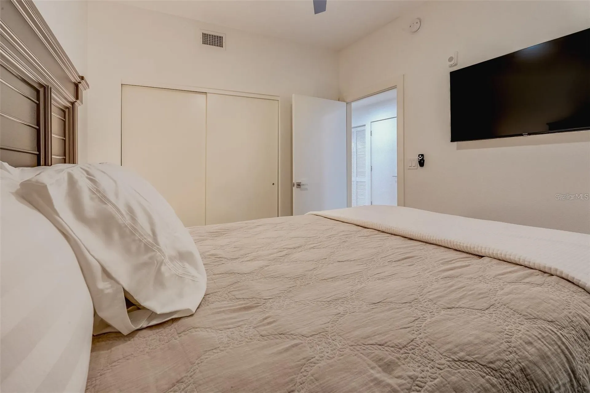 415 Island Way Clearwater FL 33767