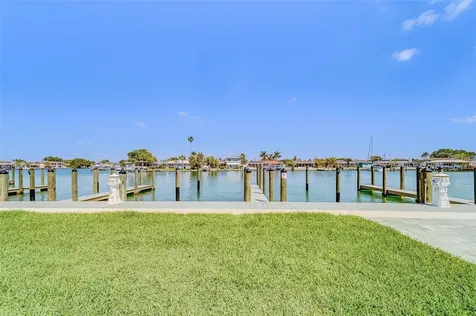 415 Island Way Clearwater FL 33767