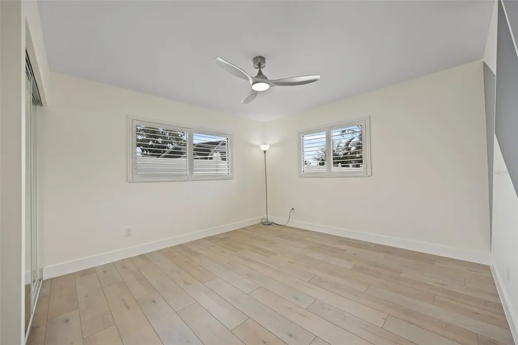 5921 Denver Street NE St Petersburg FL 33703