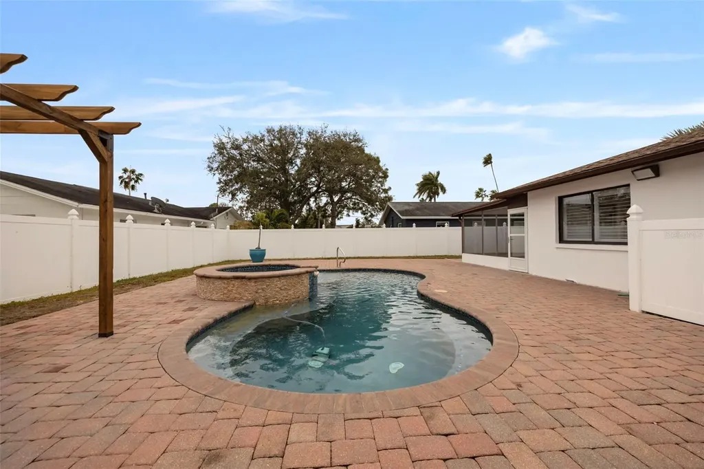5921 Denver Street NE St Petersburg FL 33703