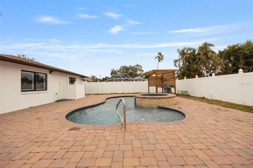 5921 Denver Street NE St Petersburg FL 33703