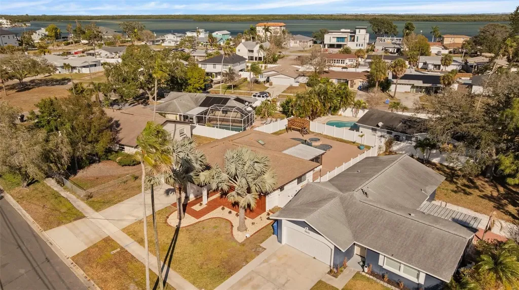 5921 Denver Street NE St Petersburg FL 33703