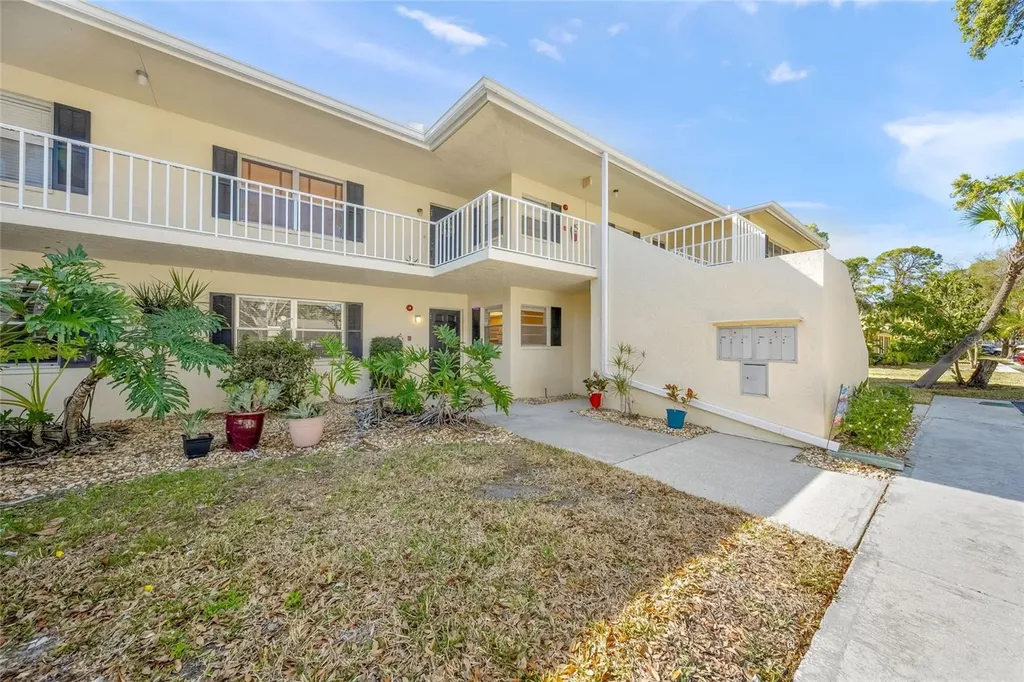 7860 Palm Aire Lane Sarasota FL 34243